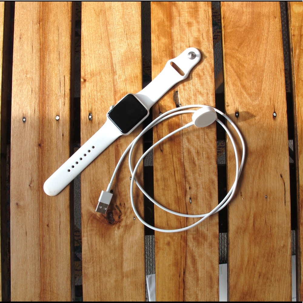 Apple Watch Sport 42mm (1st Gen) 7000 series